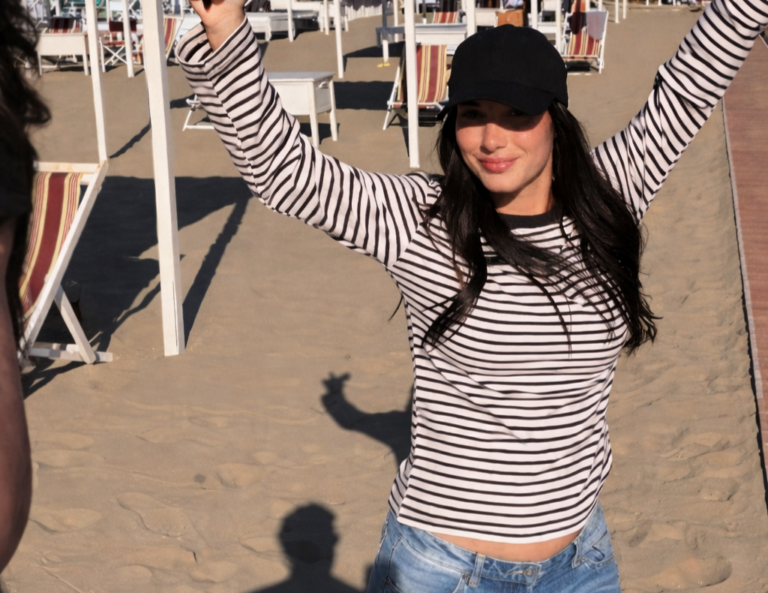 Fedez e Giulia Honegger insieme durante le vacanze a Forte dei Marmi