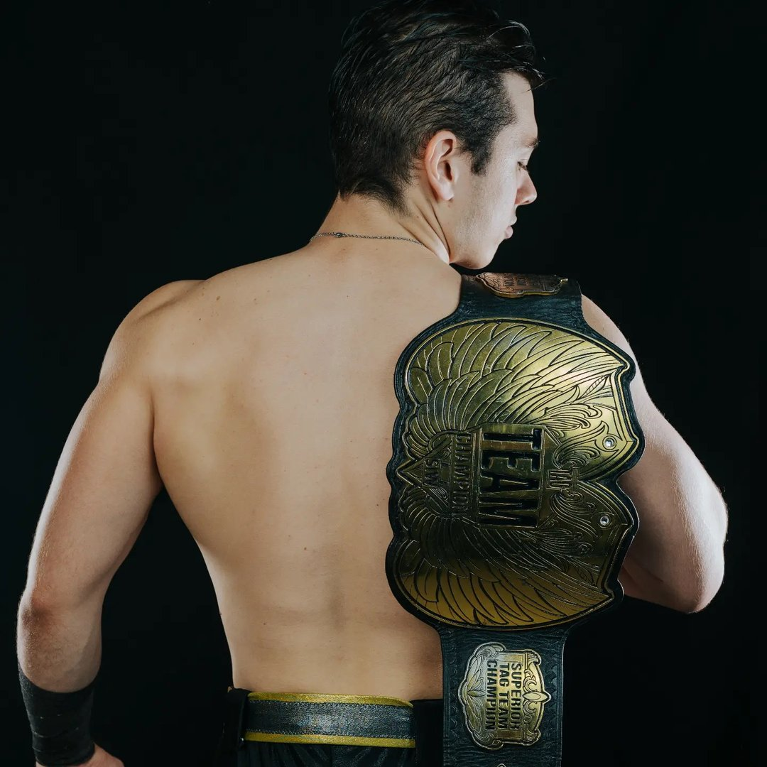 I Fratelli Moro si raccontano: dalla WWE in TV al debutto in SIW 1 sfondo Alessio Moro